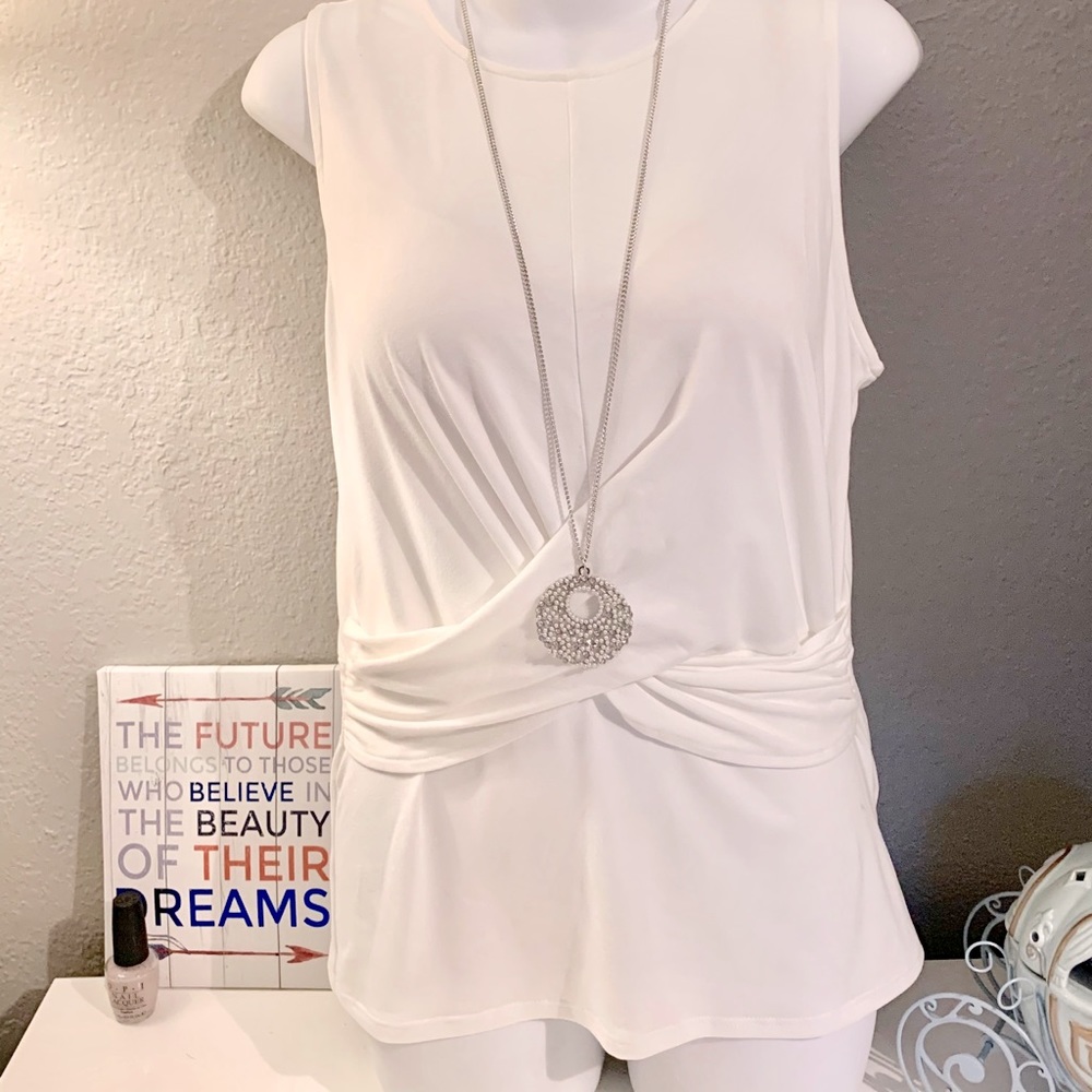 EXPRESS Sleeveless Twist Front Top & necklace